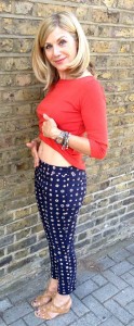 glynis-red-top-blue-white-trousers-02